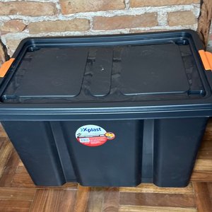 Caja Organizadora Plástica Negra con Tapa y Ruedas - 60 Lts - imagen 7