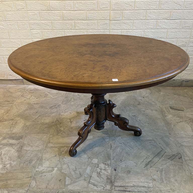 Lote siguiente: Mesa de sala Victoriana redonda - Medidas: 90x57cm