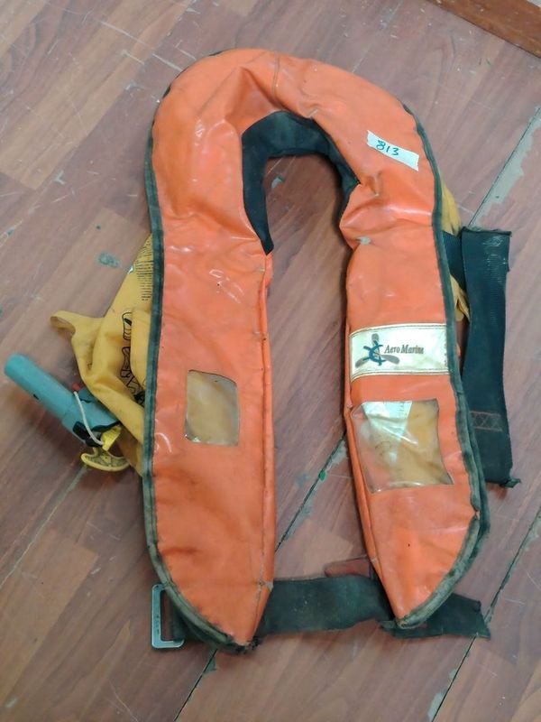 Chaleco Salvavidas Inflable Aero Marine Naranja y Negro