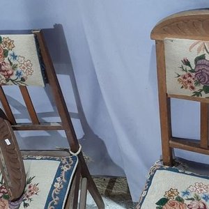 Par de Sillas de Roble con Tapizado Floral - imagen 3