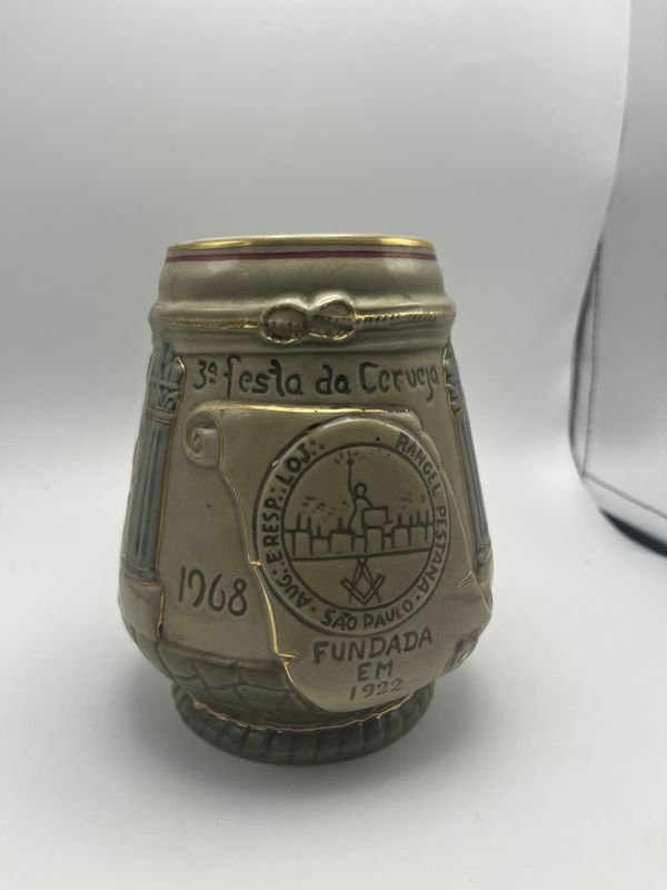Jarra de cerveza cerámica con símbolos masones y fecha 1968 - imagen 3