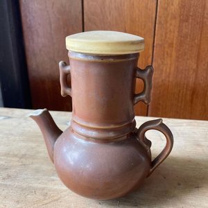 Lote siguiente: TETERA ORIGINAL CON PARTE DE ARRIBA A VAPOR MARCA LUZIFER