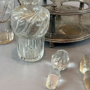 Juego de Aceitera y Vinagrera Christofle con Soporte Bañado en Plata - imagen 4