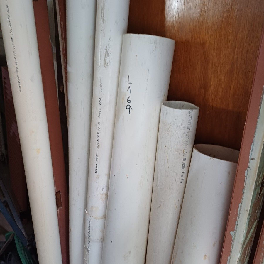 Seis tramos de caños en PVC usados para la construcción - imagen 5