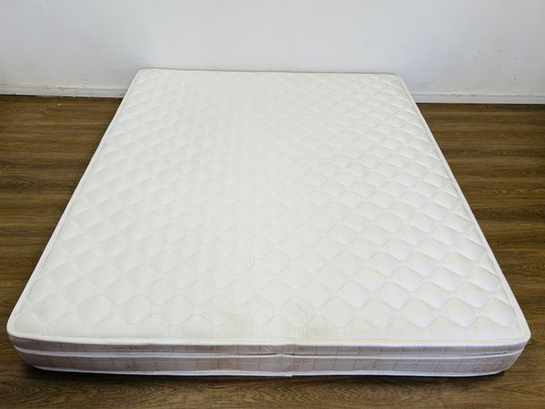 Colchón King Size con Resortes - 180x200x24cm