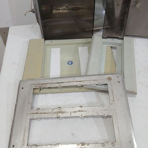 Caja de Llaves Térmicas y Artículos de Electricidad Varios - imagen 4