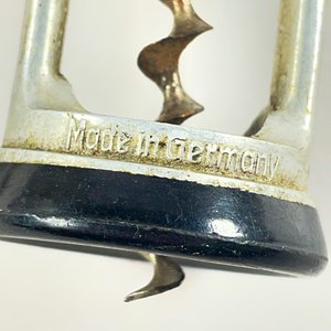 Sacacorchos y Rompenueces de Metal "Made in Germany" - imagen 3