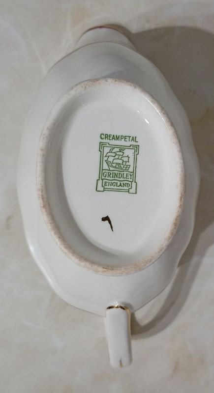 Salsera de Porcelana INGLESA; CREAMPETAL GRINDLEY - Una pieza decorativa impresionante - imagen 6