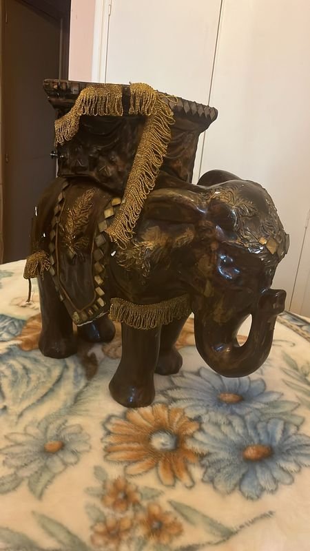 Pedestal con forma de elefante decorativo - imagen 4