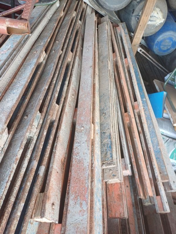 Lote de 20 Perfiles Metálicos para Construcción