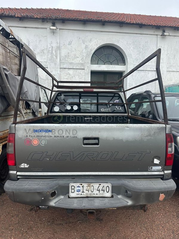Camioneta Chevrolet S10 4x4 Gris - imagen 1
