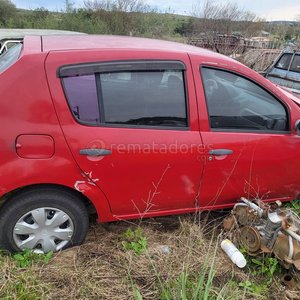Renault Sandero 205 Rojo - Vehículo para repuestos o chatarra - imagen 5