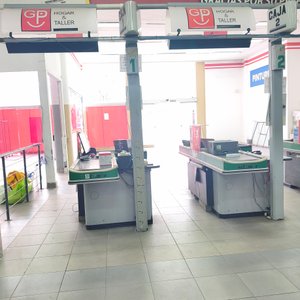 Lote siguiente: Módulo de Cajas Comerciales con Mostrador y Estructura Superior