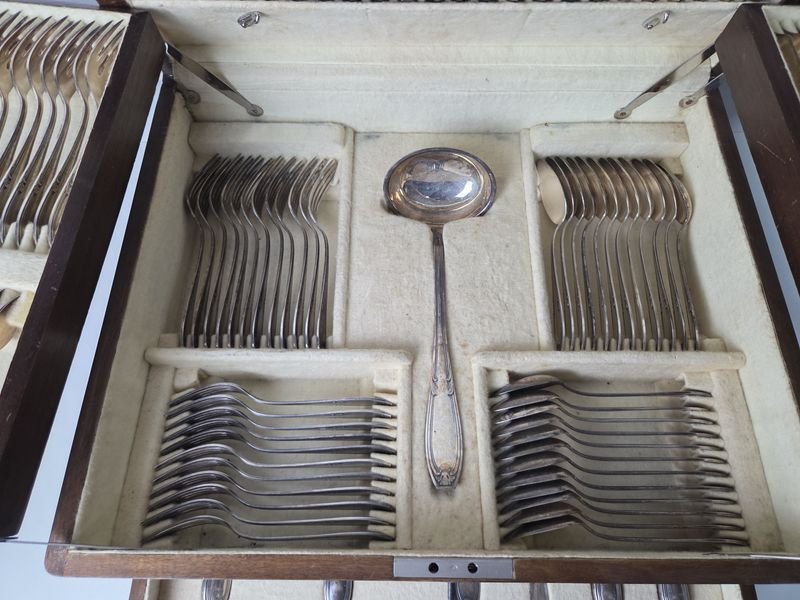 Excepcional juego de cubiertos en platina Eberle con su caja original y llave - imagen 2