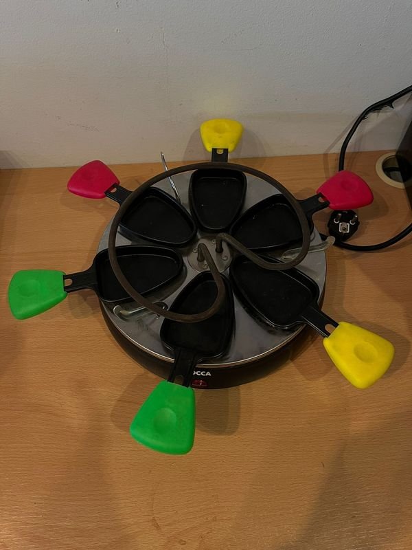 Racletera con accesorios a la venta - imagen 2