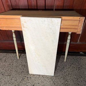 Dressoire de Madera con Tapa de Mármol y Dos Cajones - imagen 3