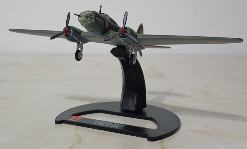 Modelo a escala de avión soviético Ilyushin IL-4 de la Segunda Guerra Mundial - imagen 6