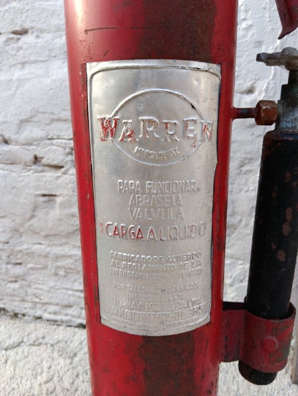 Dos extintores de incendios grandes con puntas en bronce - imagen 6