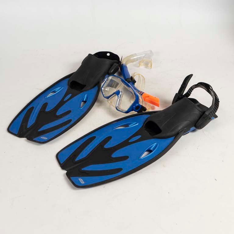 Lote anterior: Snorkel y par de patas de rana para natación