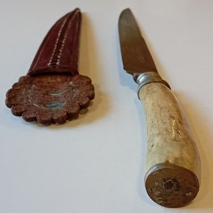 Cuchillo Antiguo Toledo con Mango de Hueso y Vaina de Cuero - imagen 4