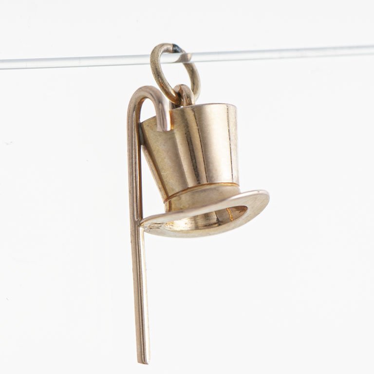Dije de oro con cadena