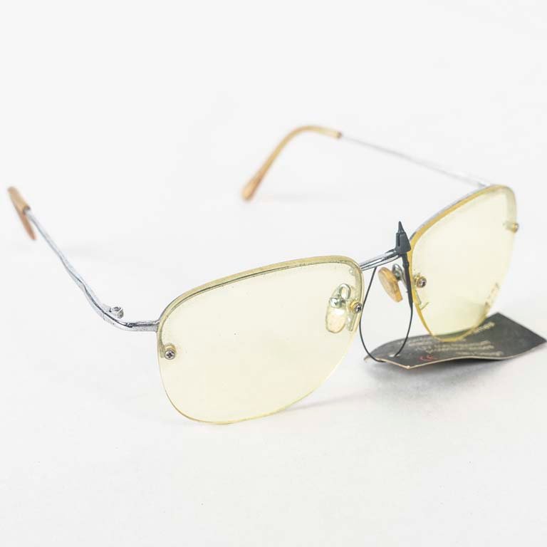 Lentes de Sol Vintage con Lente Amarillo y Marco Metálico