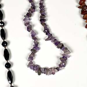 Tres Collares de Piedras Naturales: Negro, Amatista y Ámbar - imagen 3