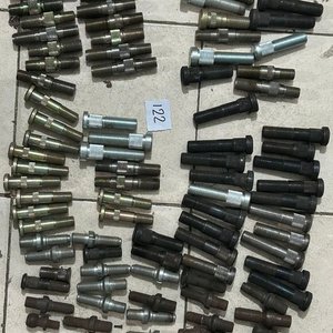 Lote de Tornillos para Rueda de Camión y Carro - imagen 11