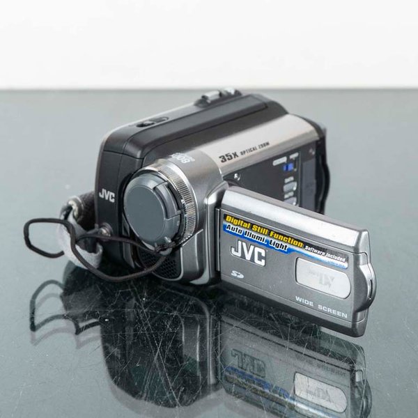 Filmadora JVC 35x Optical Zoom Digital Still Function