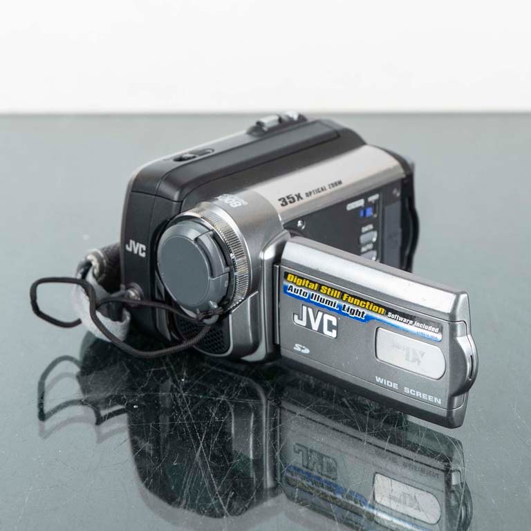 Filmadora JVC 35x Optical Zoom Digital Still Function