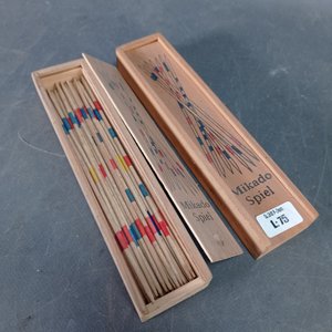Lote siguiente: Dos Juegos de Mikado en Caja de Madera