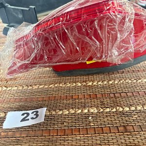 Lote de 2 Faros Traseros de Auto Rojos - imagen 1