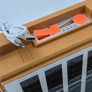 Foco de Trabajo LED Solar KEEMTOR 300W con Indicador de Carga - imagen 4