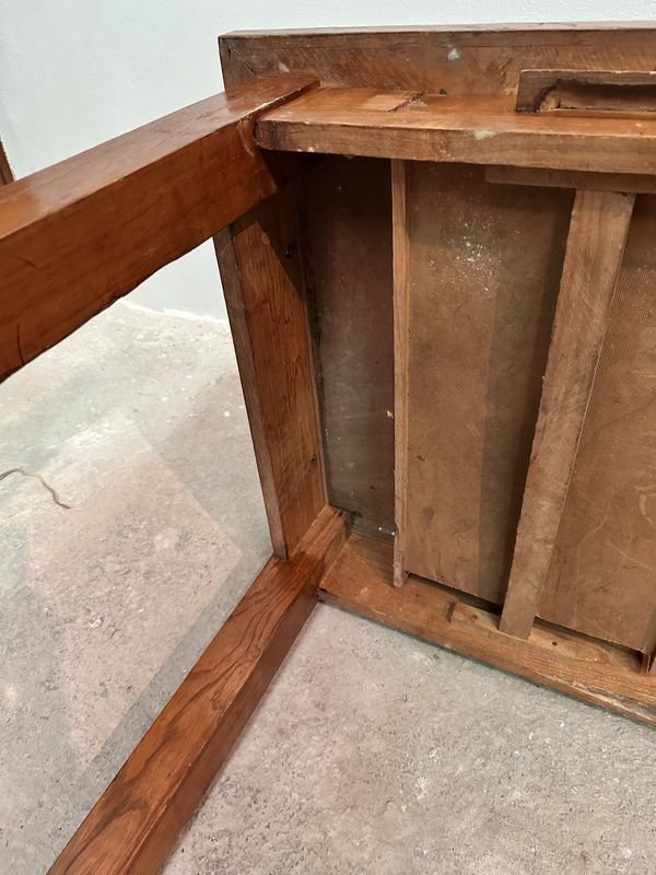 Mueble en Madera con Diseño Antiguo - imagen 9