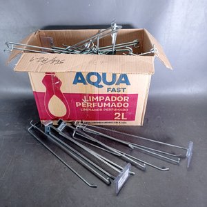 Más de 70 perchas en metal para exhibir en diferentes formas y tamaños.  - imagen 3