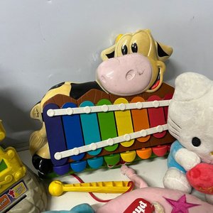 Lote de Juguetes Varios: Peluches, Puzzle, Vaca y Más - imagen 10