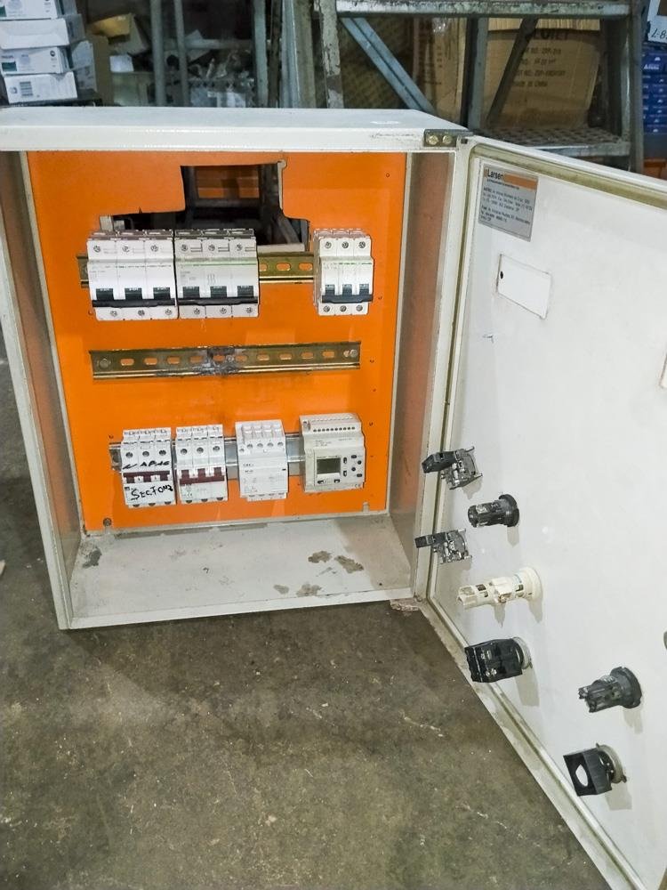 Tablero Eléctrico Metálico con Térmicas y Pulsadores