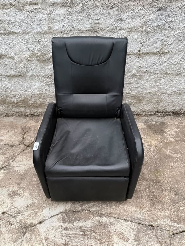 Sillón Reclinable Negro de Un Cuerpo