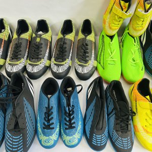 Doce Pares de Championes de Fútbol y Fútbol 5 - Talles Variados - imagen 4