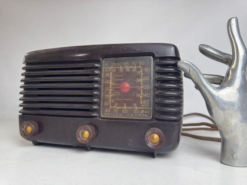 Antigua Radio de Baquelita Philco Tropic - imagen 3