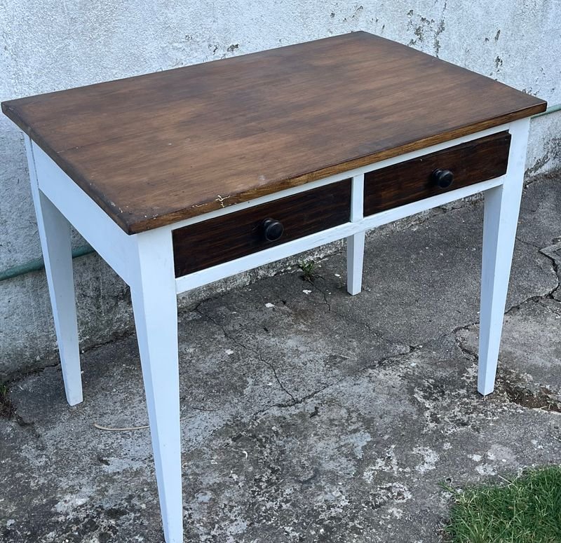Mesa de dos cajones en buen estado - imagen 5