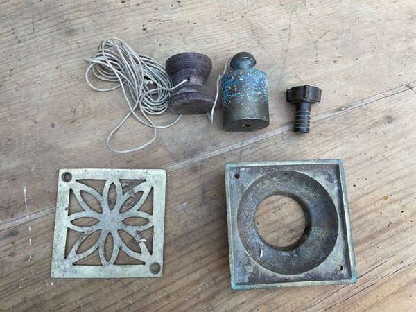 PIEZAS EN BRONCE Y PLOMADA OBRA - imagen 1