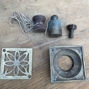 Lote anterior: PIEZAS EN BRONCE Y PLOMADA OBRA