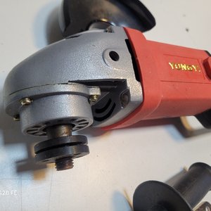 Amoladora Angular Eléctrica YONGYI con Mango Lateral y Llave - imagen 3