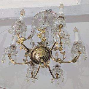 Araña de Bronce y Cristal con Diseño Floral y 6 Luces - imagen 4