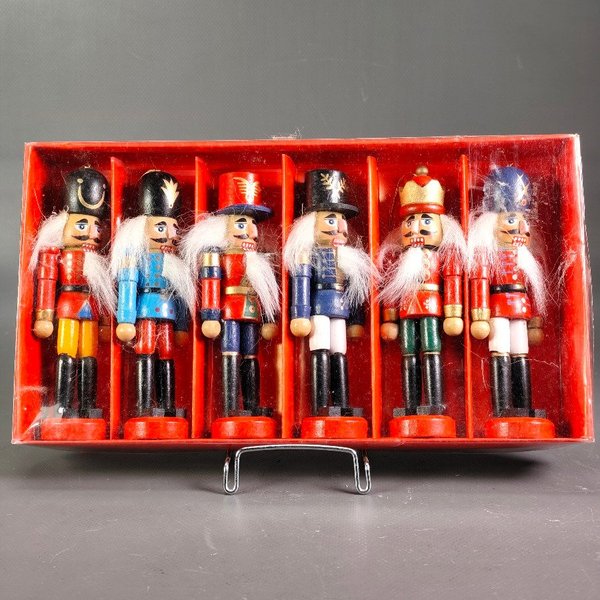Set de 6 Cascanueces Navideños Colgantes, Soldados de Madera, 12cm
