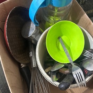 Lote anterior: Jarra y Utensilios de Cocina Varios