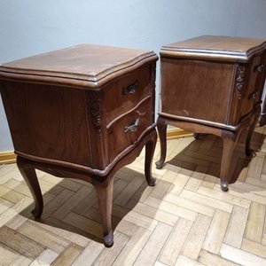 Par de Mesas de Luz Estilo Luis XV Talla Madera Bronce - imagen 4