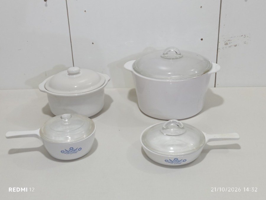 Set de 4 piezas de vitrocerámica Corning Ware: sopera, olla y 2 cacerolas con tapa