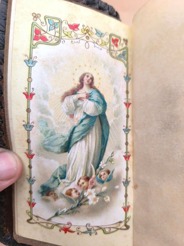 Antiguo Devocionario Art Nouveau de Editorial Bergamo - imagen 2